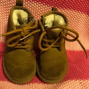 Toddler Size 7 Boy UGG Boots